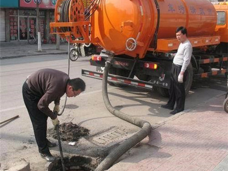 渔洋镇清掏化粪池，健康生活从这里开始