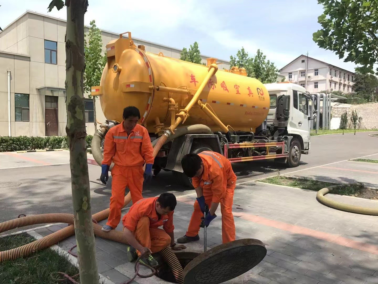 渔洋镇化粪池清理与5-8吨吸粪车施工效率分析